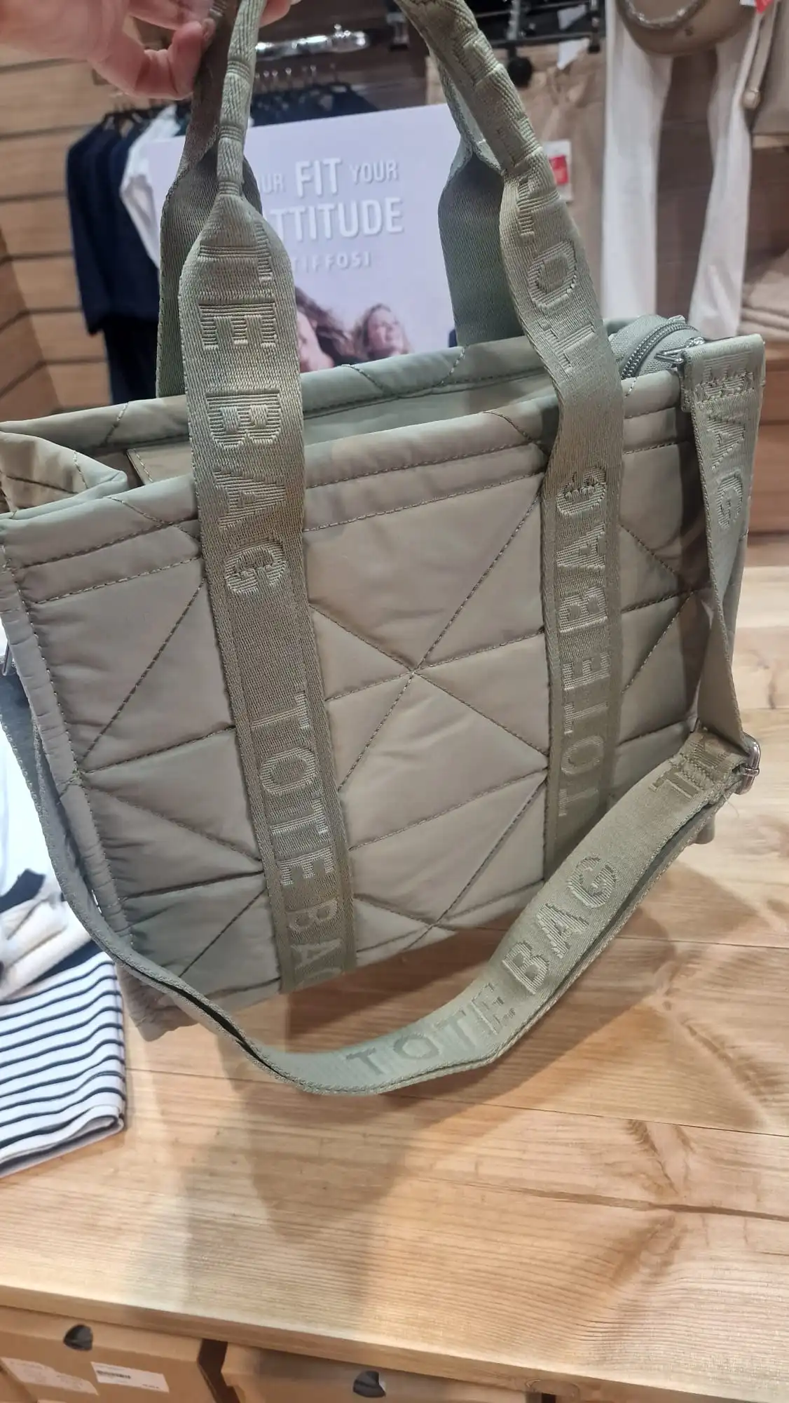 BOLSO ACOLCHADO VERDE - Imagen 4