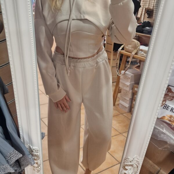 CONJUNTO CHÁNDAL BEIGE