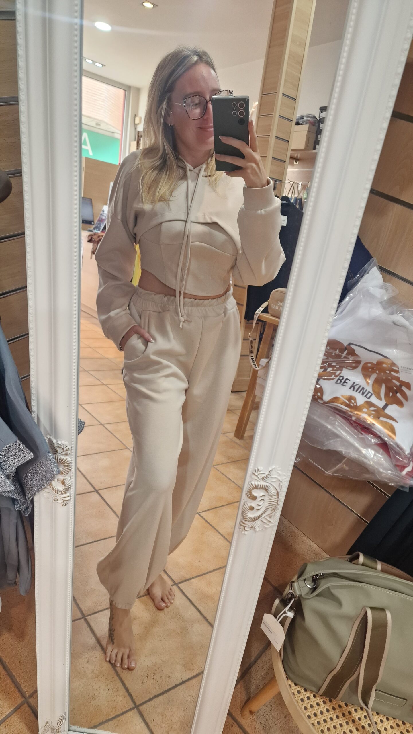20250929_103242 CONJUNTO CHÁNDAL BEIGE - Imagen 3