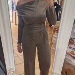 CONJUNTO CAMISETA ASIMÉTRICA MARRÓN CLARO