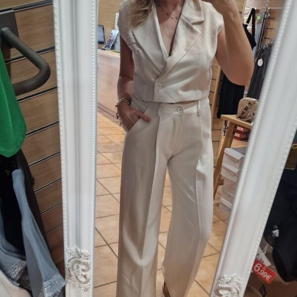 CONJUNTO CHALECO Y PANTALÓN PINZAS CREMA