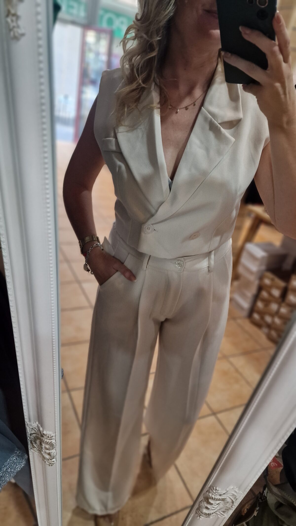 CONJUNTO CHALECO Y PANTALÓN PINZAS CREMA - Imagen 4