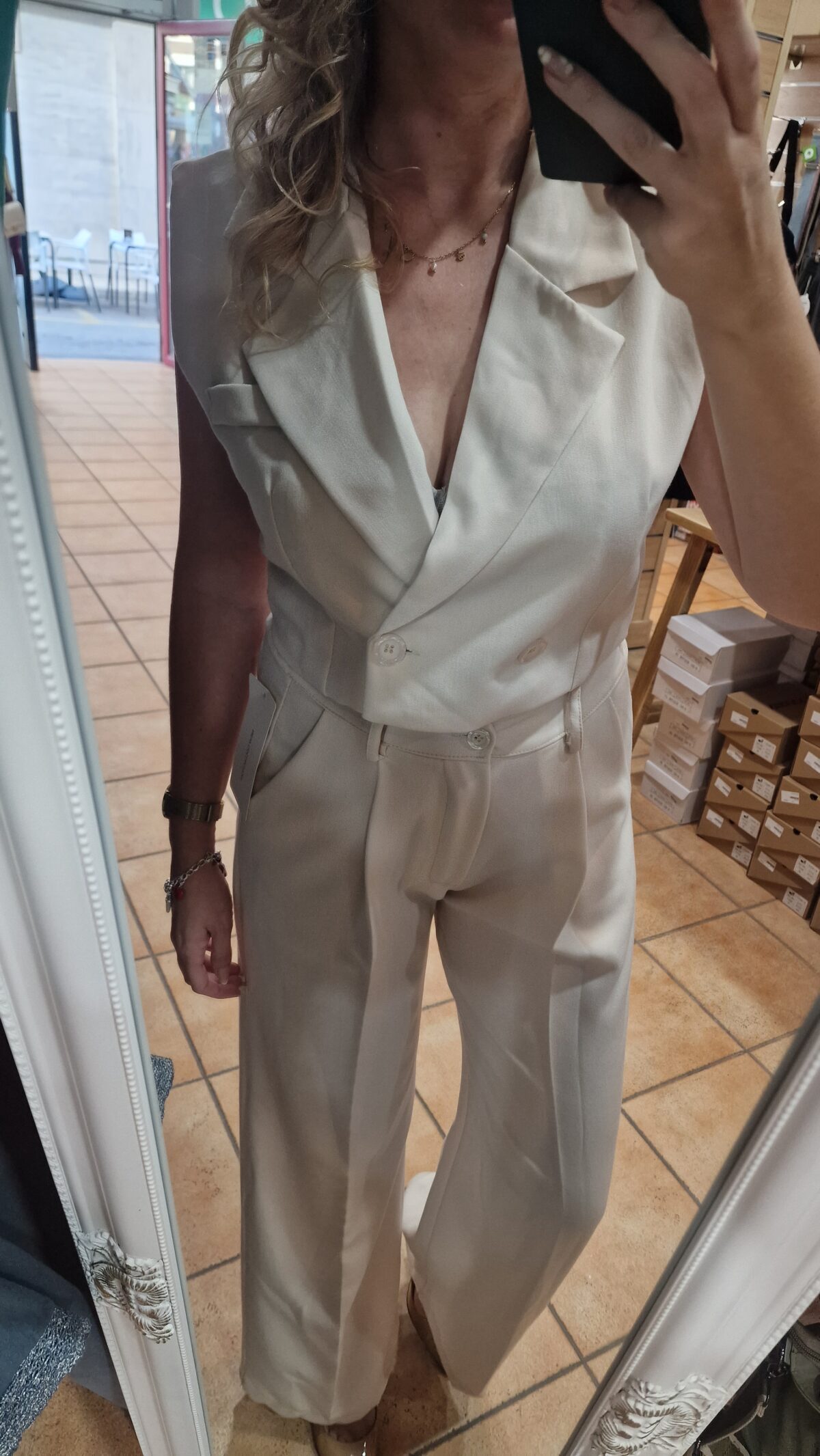 CONJUNTO CHALECO Y PANTALÓN PINZAS CREMA - Imagen 5