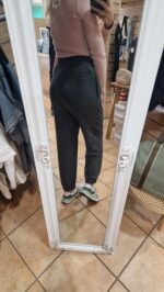 PANTALÓN SUAVE CON PUÑO - GRIS OSCURO - Imagen 4