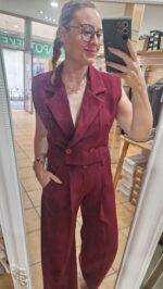 CONJUNTO CHALECO Y PANTALÓN PINZAS BURDEOS - Imagen 7