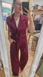 CONJUNTO CHALECO Y PANTALÓN PINZAS BURDEOS
